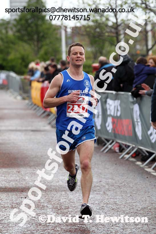 Michael Barker (Sunderland) 5th the Sunderand City 10k. Photo: David T. Hewitson/Sports for All Pics
